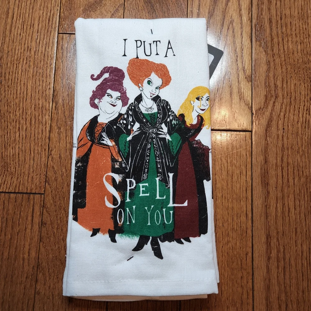 NWT Hocus Pocus Kitchen Towels - Oven Mittens - Halloween